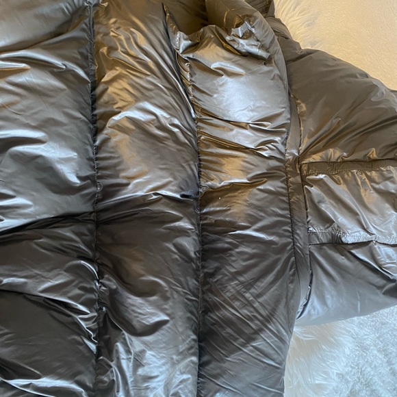 H & M puffer vest - Picture 6 of 6